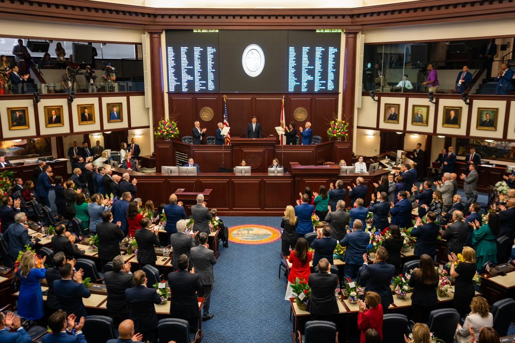Governor DeSantist prepares to address legislature