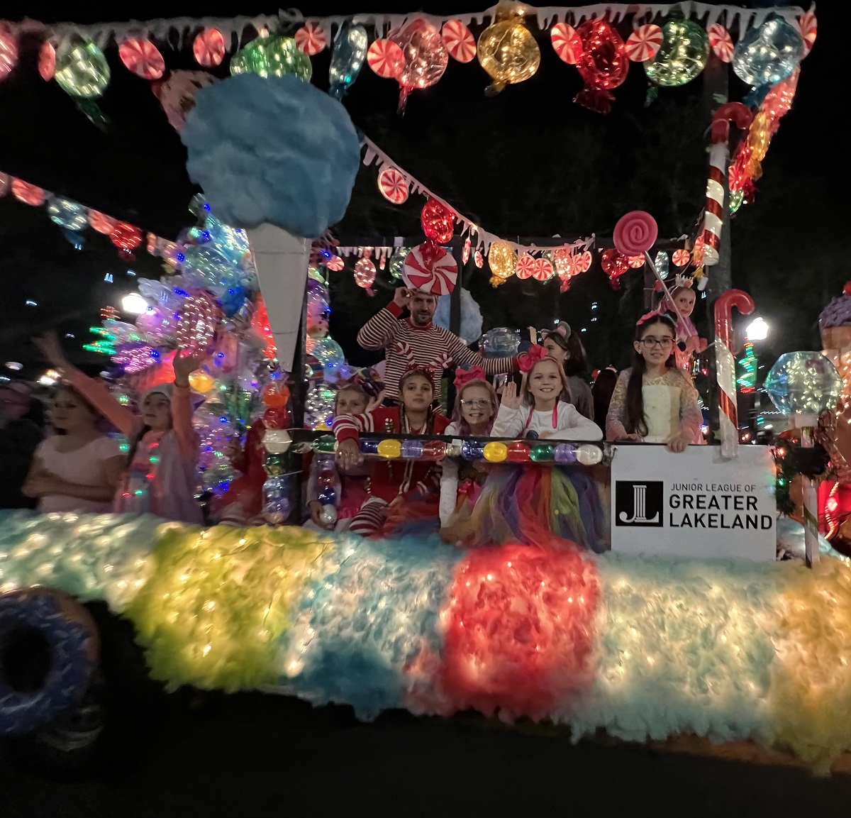 Cleveland Court Elementary School won this year's Judge's Choice Award in the 2023 Lakeland Christmas Parade. | Kimberly C. Moore, LkldNow